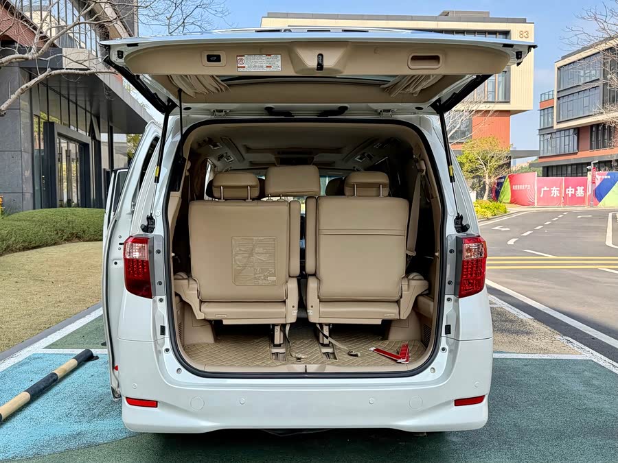 Toyota Alphard 2014 immagine di auto #11