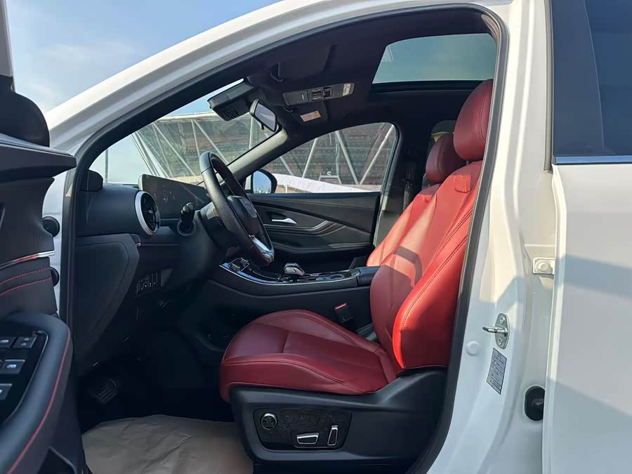 Forthing T5 EVO 2023 car image #11