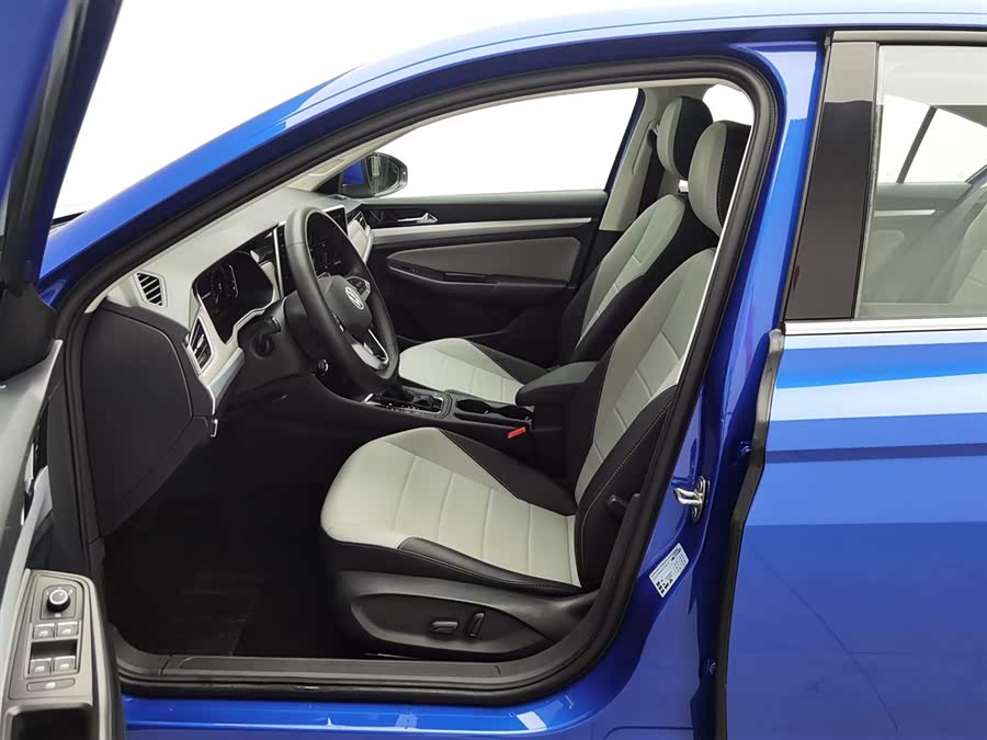 Volkswagen Bora 2022 car image #11