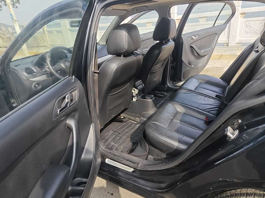 Volkswagen Lavida 2011 изображение автомобиля #11