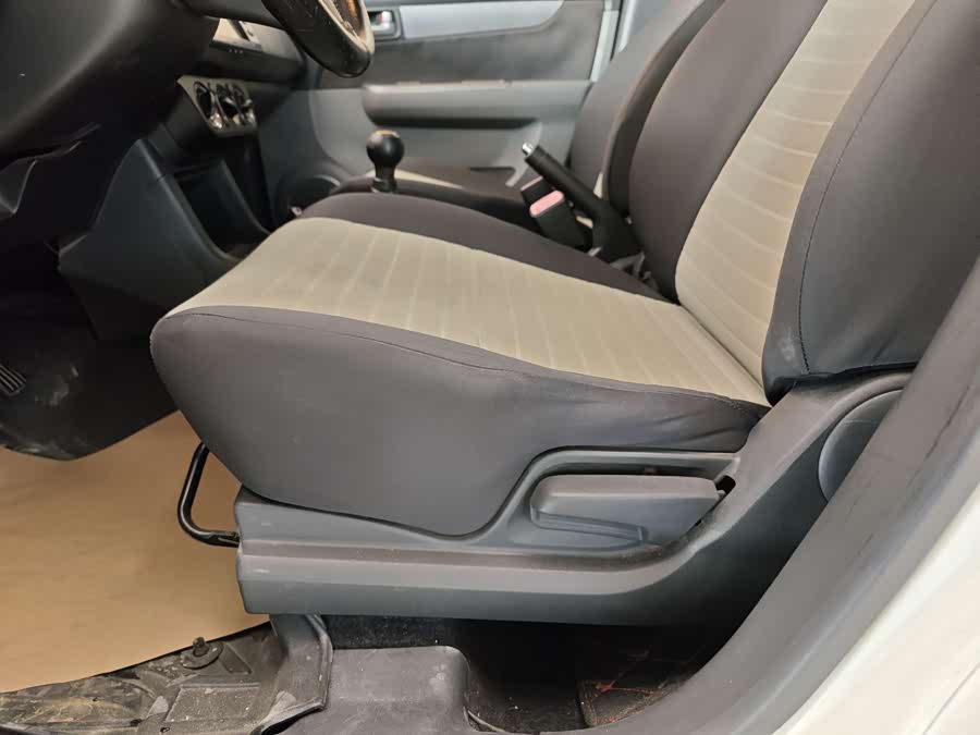 Suzuki Swift 2016 car image #11