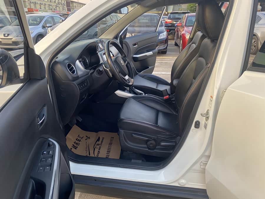 Suzuki Vitara 2018 صورة سيارة #11