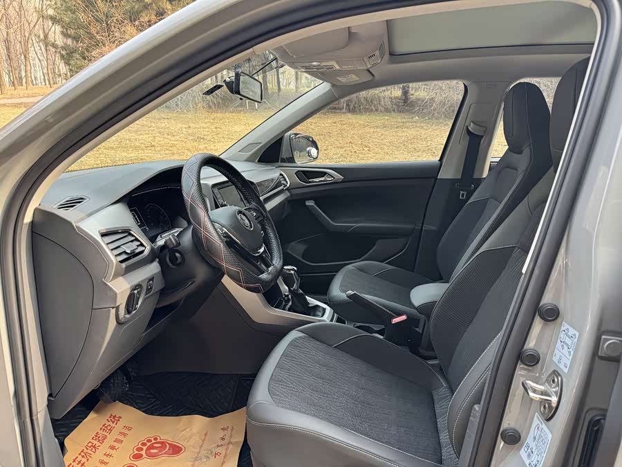 Volkswagen T-Cross 2020 car image #11
