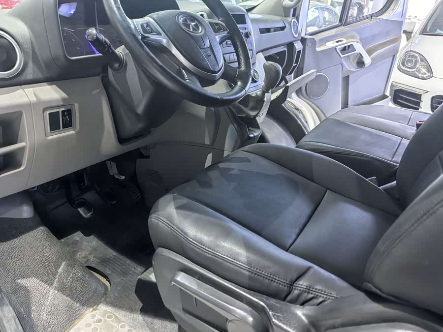 JAC 2018 #11 JAC 2018 car image #11