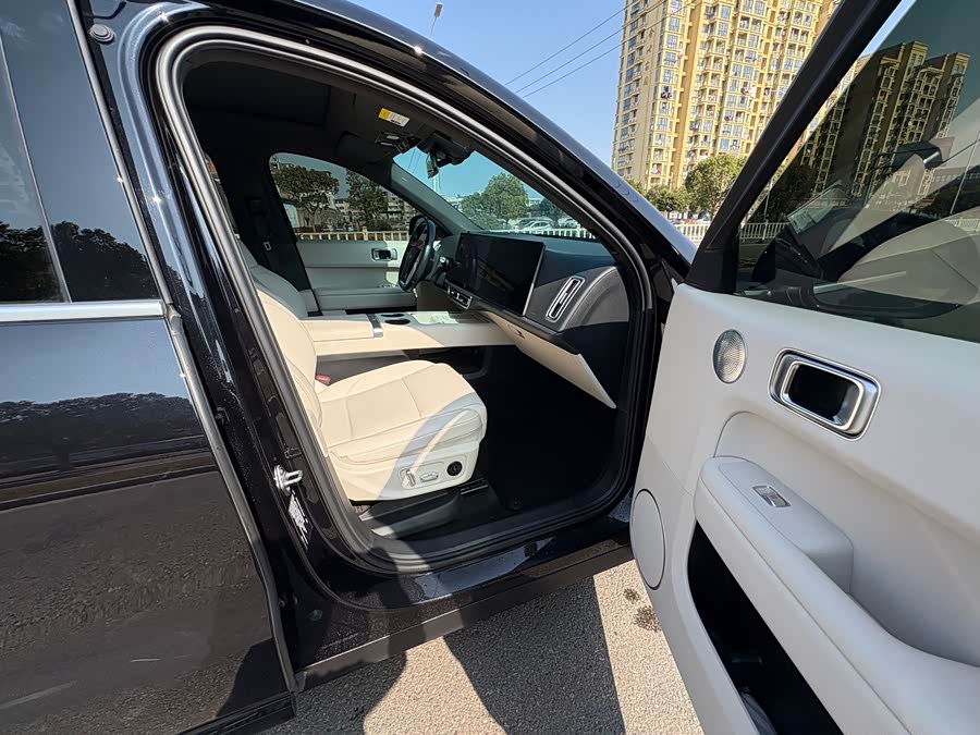 Li L6 2024 image de voiture #11