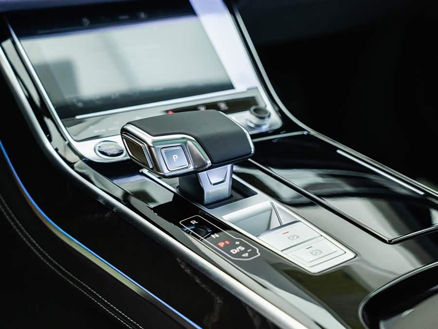 Audi A8 imagen de coche #11