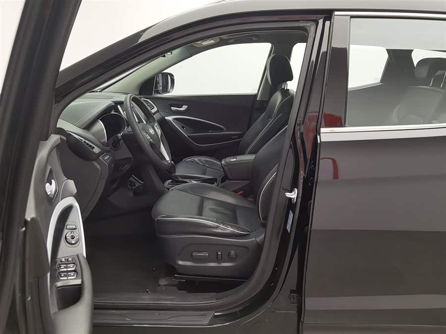 Hyundai Santa Fe 2017 car image #11