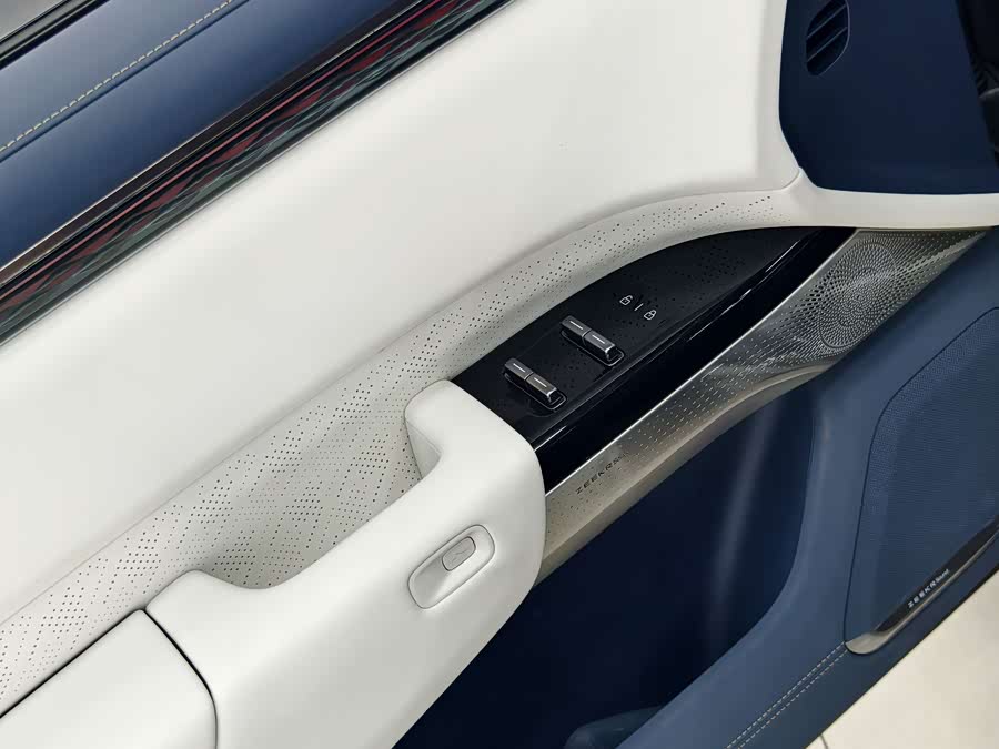 Zeekr 7X 2025 car image #11