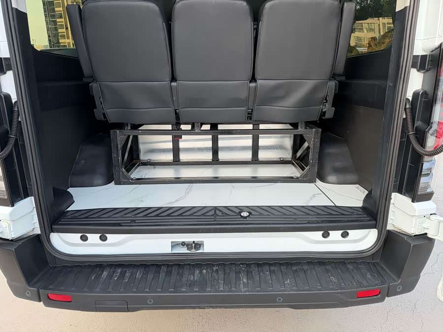 Ford Transit T8 2024 car image #11