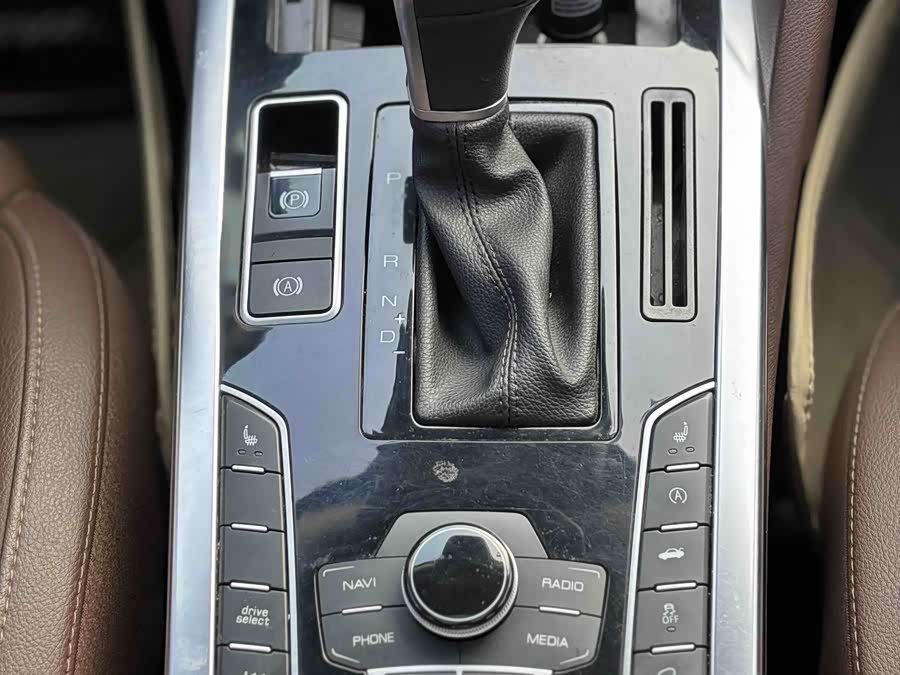 Haval H7 2017 car image #11