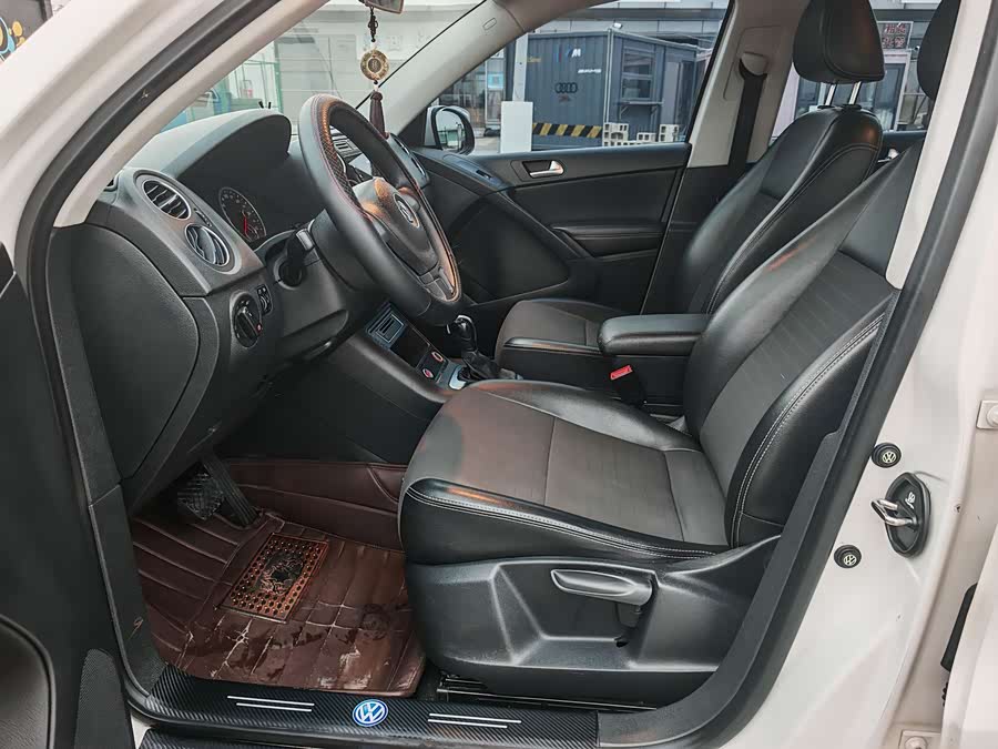 Volkswagen Tiguan 2016 car image #11