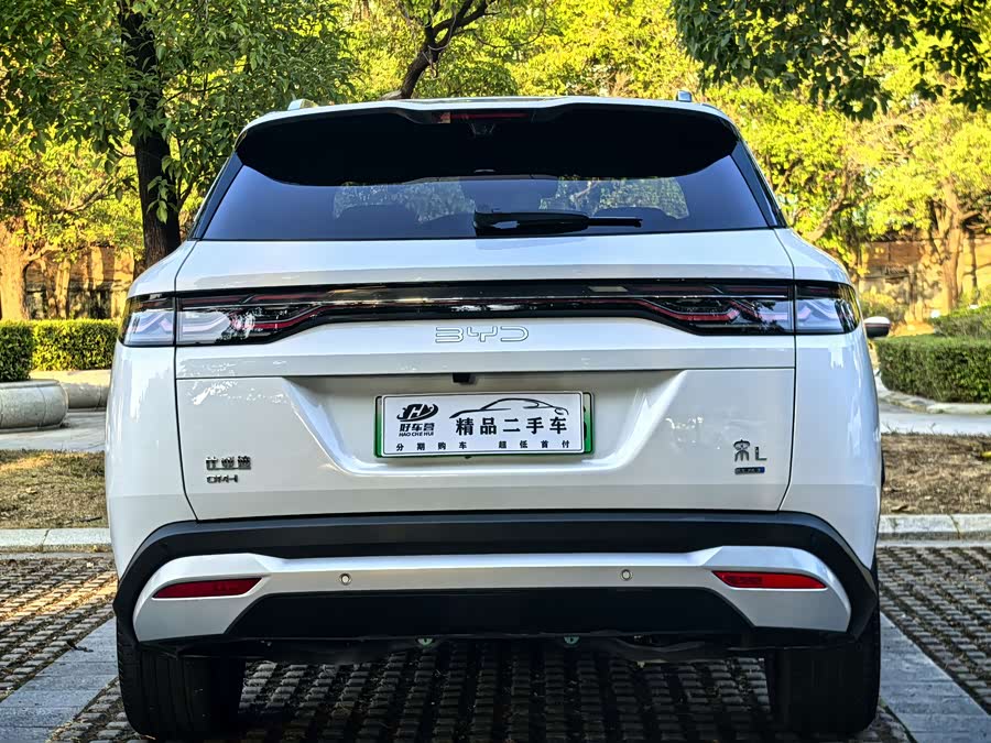 BYD SongL DM-i 2025 #11 BYD SongL DM-i 2025 car image #11