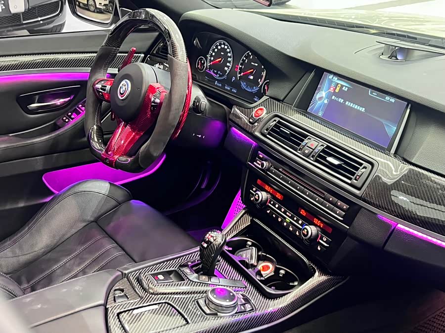 BMW M5 2014 car image #11