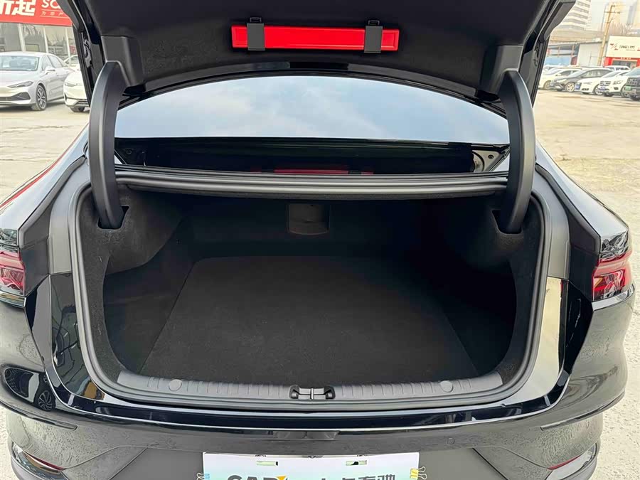 BYD Han 2025 car image #11