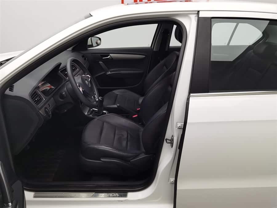 Volkswagen Lavida 2014 car image #11