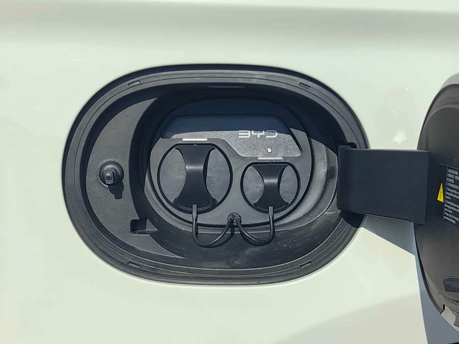 BYD Seal 07 DM-i 2025 immagine di auto #11