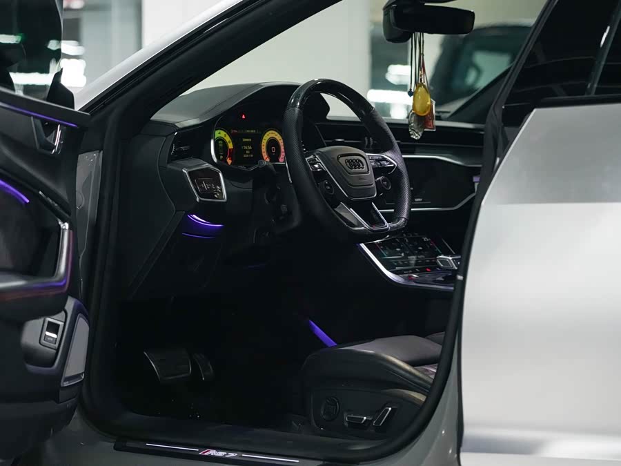 Audi RS 7 2021 car image #11