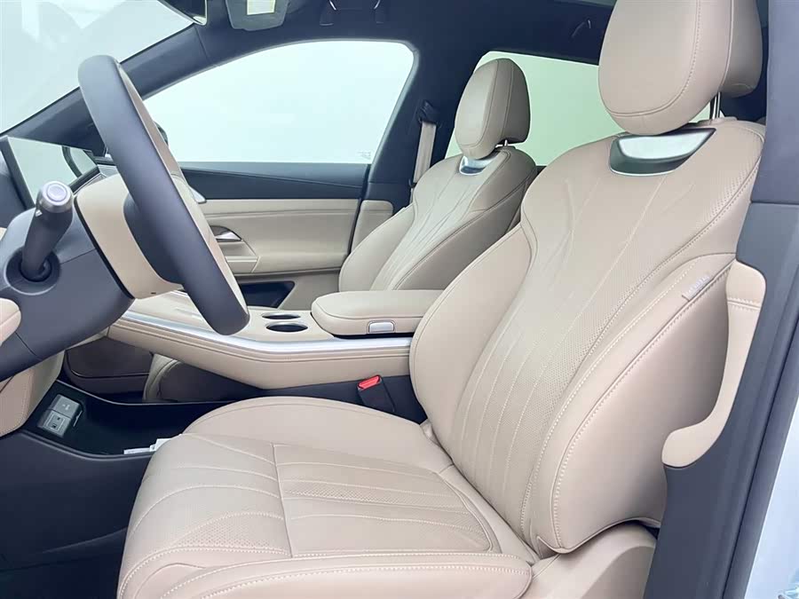 Xpeng G9 2025 صورة سيارة #11