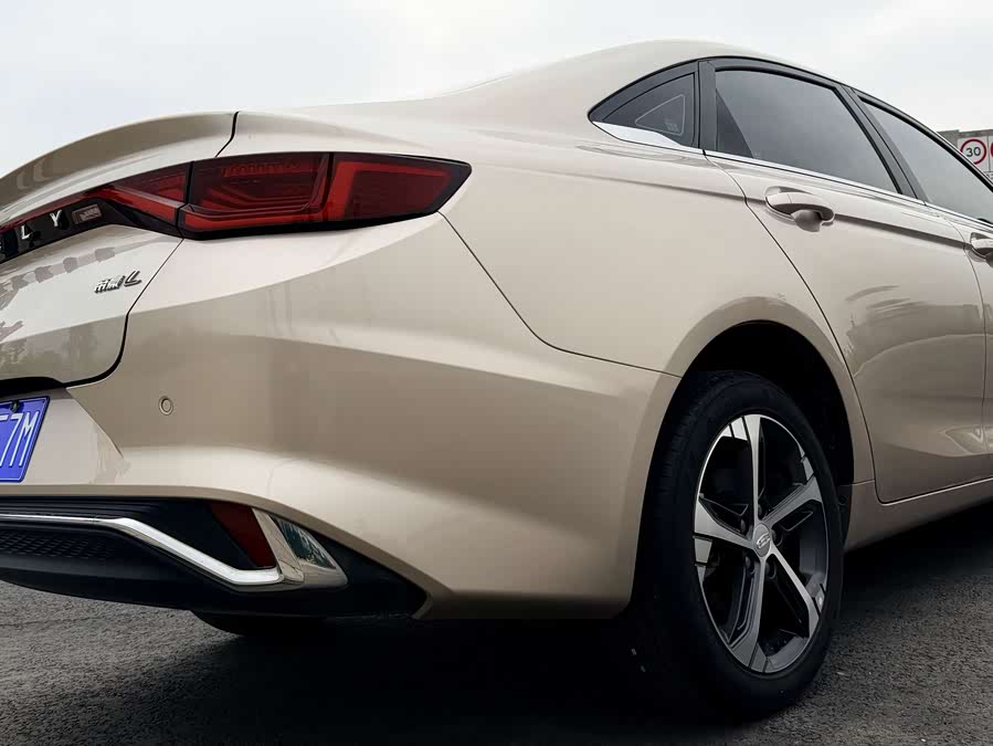 GEELY Emgrand L 2022 immagine di auto #11