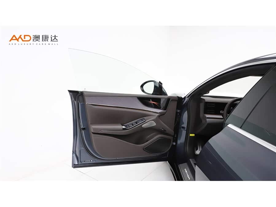 Denza Z9 2024 car image #11