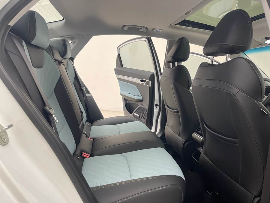 GEELY Emgrand L 2022 car image #11