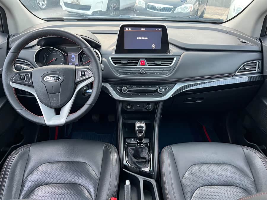 JAC 2017 #11 JAC 2017 car image #11