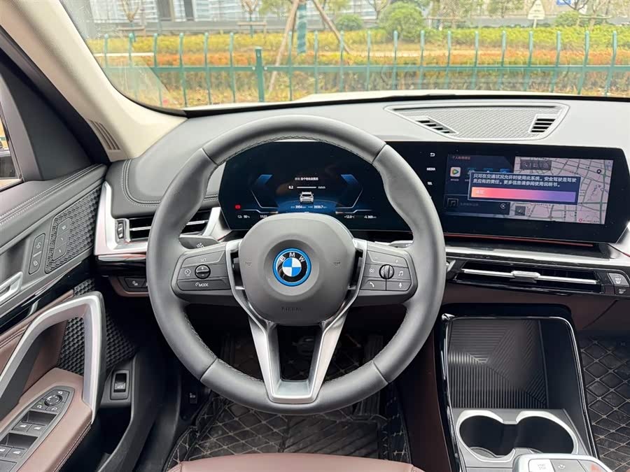 BMW iX1 2025 imagem de carro #11