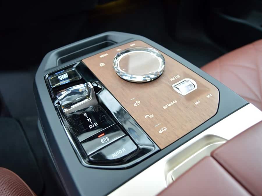 BMW iX M60 2023 #11 BMW iX M60 2023 car image #11