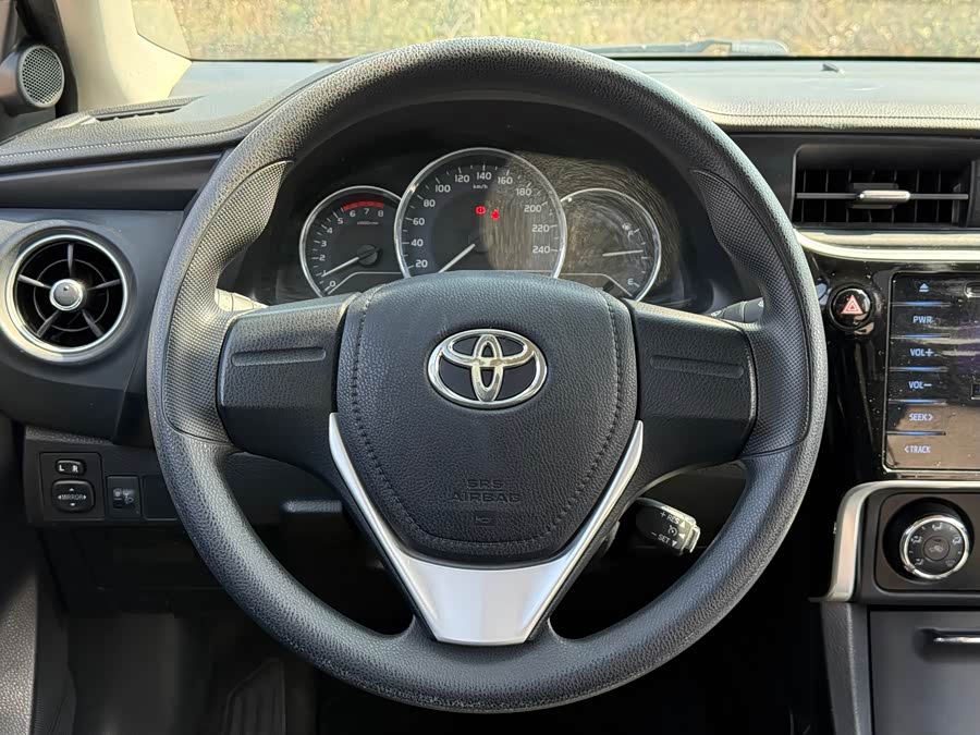 Toyota Corolla 2019 #11 Toyota Corolla 2019 car image #11