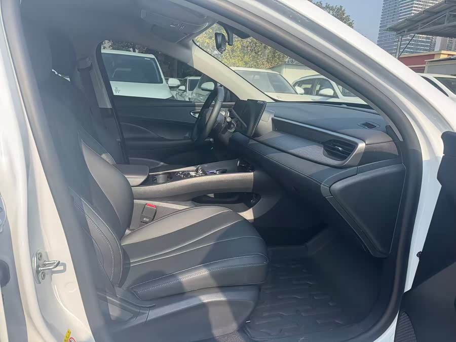 BYD Seal 05 DM-i 2025 car image #11