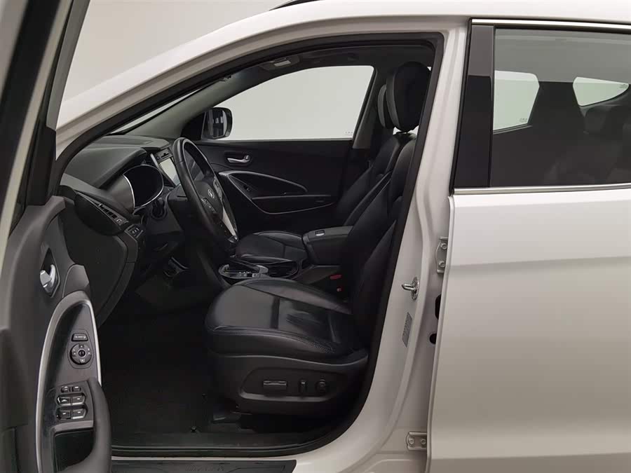 Hyundai Santa Fe 2016 car image #11