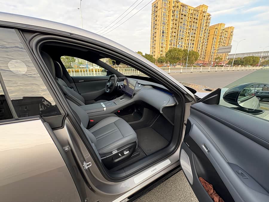 MI YU7 2025 image de voiture #11