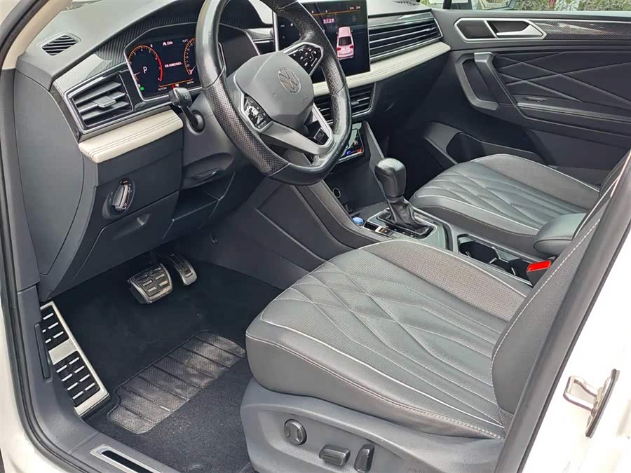 Volkswagen Tiguan L 2021 car image #11