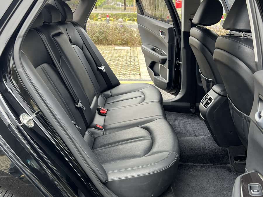 Kia K5 2020 صورة سيارة #11