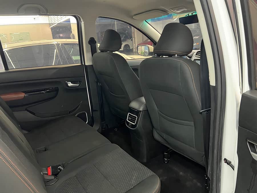 SWM斯威汽车 SWM斯威X3 2018 #11 SWM斯威汽车 SWM斯威X3 2018 汽车图片 #11