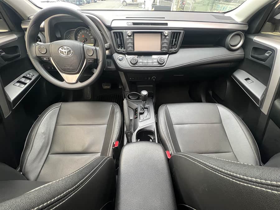 Toyota RAV4 2019 #11 Toyota RAV4 2019 car image #11