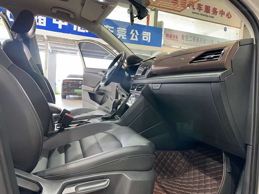 Volkswagen Tharu 2021 immagine di auto #11