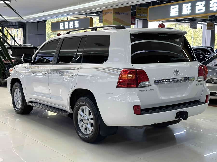Toyota Land Cruiser 2013 car image #11