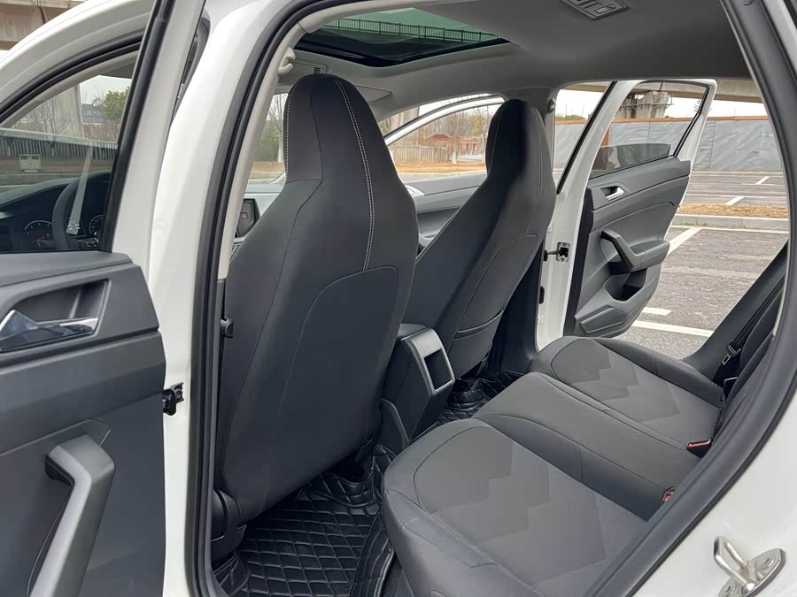 Volkswagen Polo 2020 car image #11