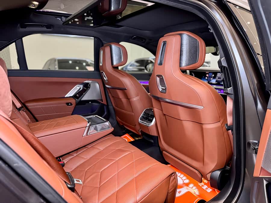 BMW 7 Series 2023 car image #11