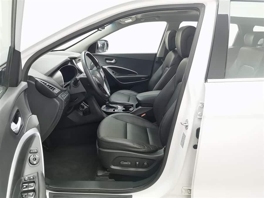 Hyundai Santa Fe 2014 car image #11