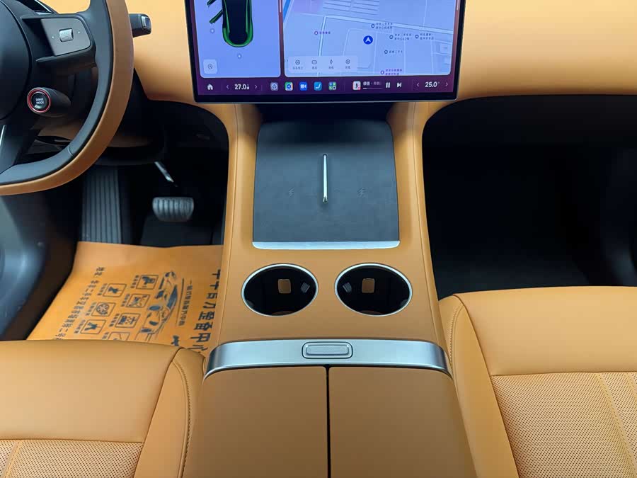 MI YU7 2025 image de voiture #11