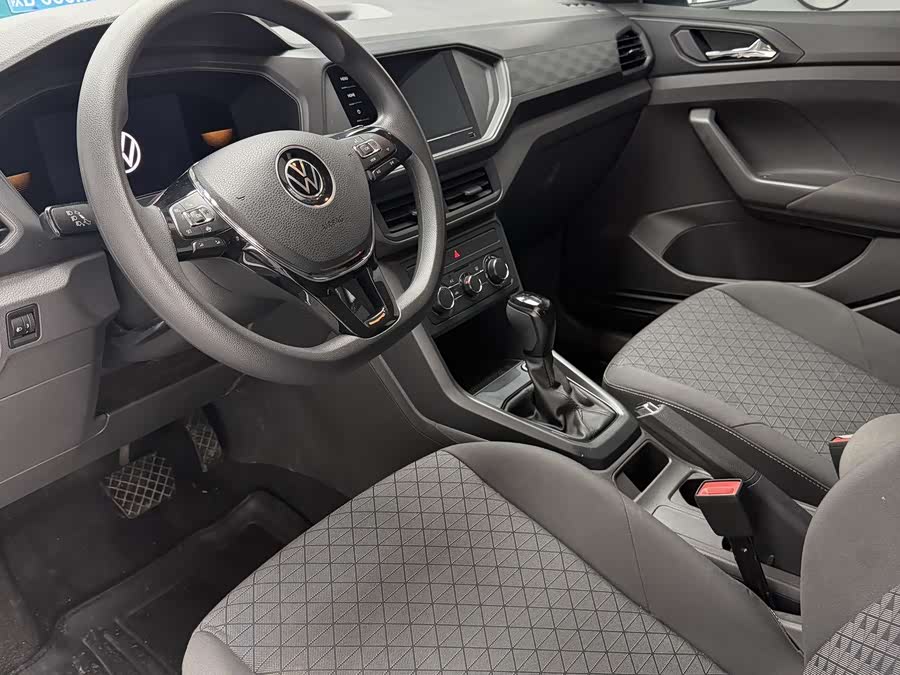 Volkswagen T-Cross 2022 car image #11