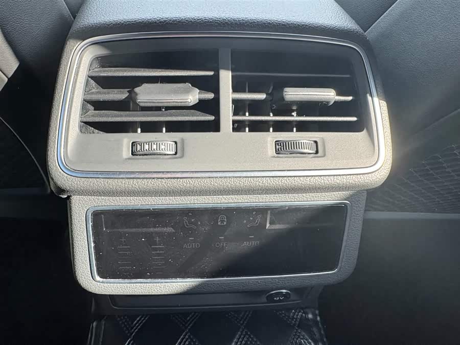 Audi A6L 2023 car image #11