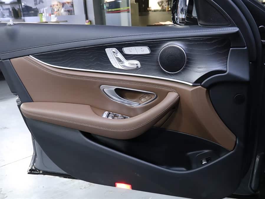 Mercedes-Benz E Class 2018 image de voiture #11