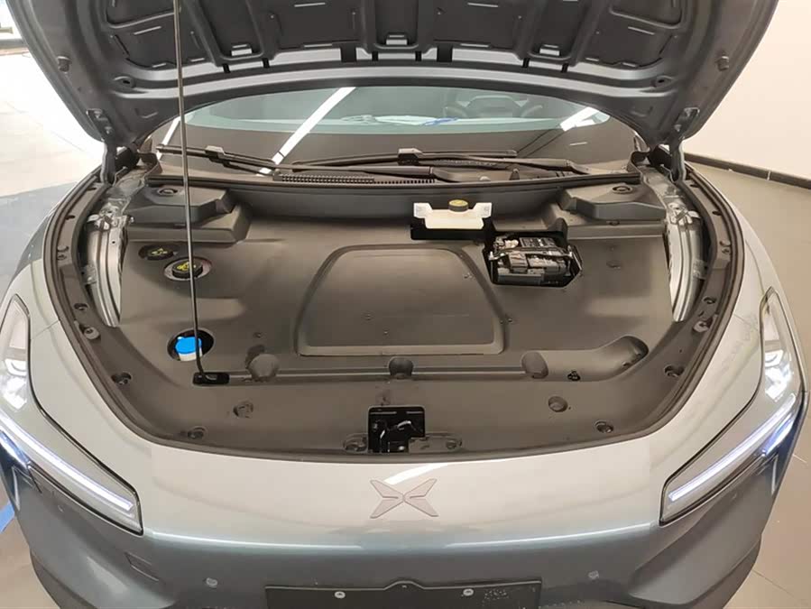 Xpeng 2025 car image #11