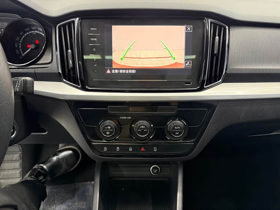 Skoda Kamiq 2022 imagem de carro #11