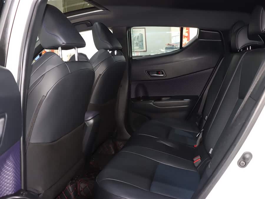 Toyota C-HR 2021 immagine di auto #11