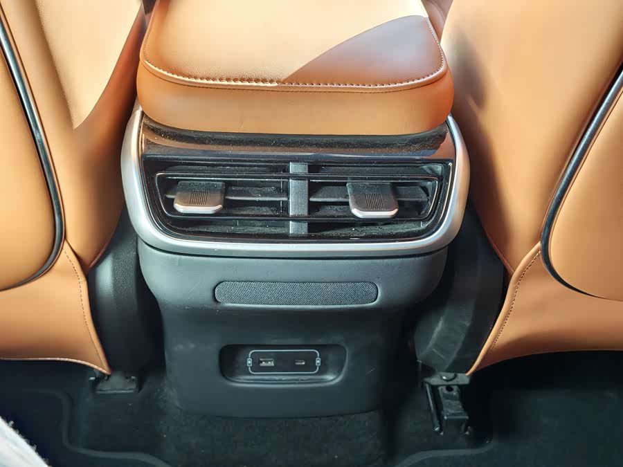 Xpeng G9 2023 صورة سيارة #11