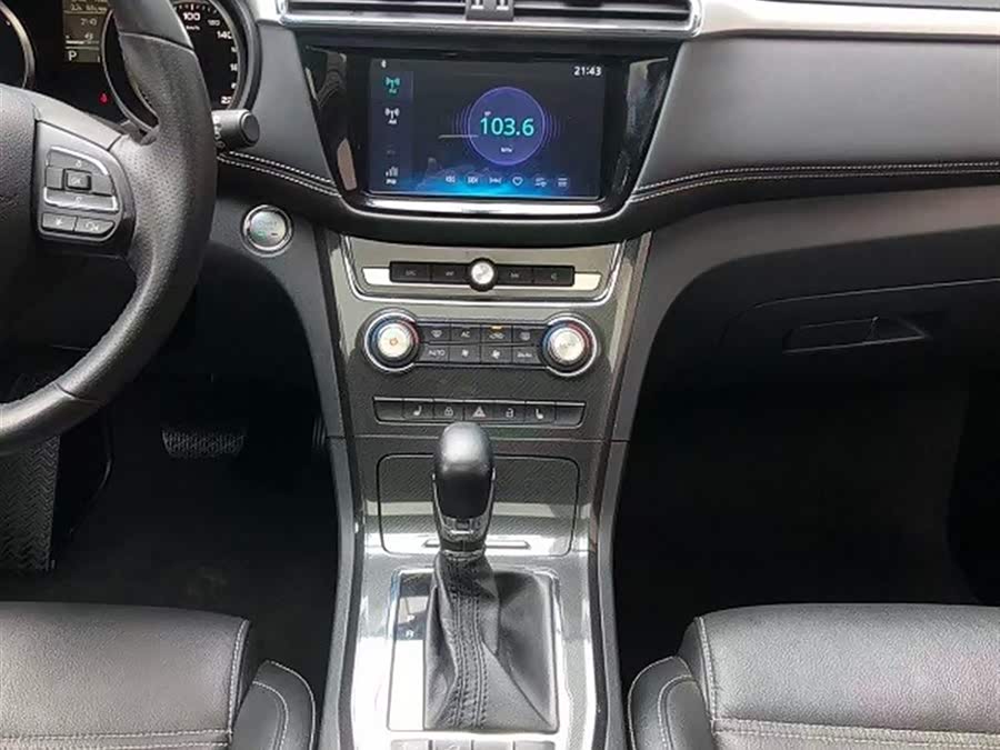 MG GS 2017 car image #11